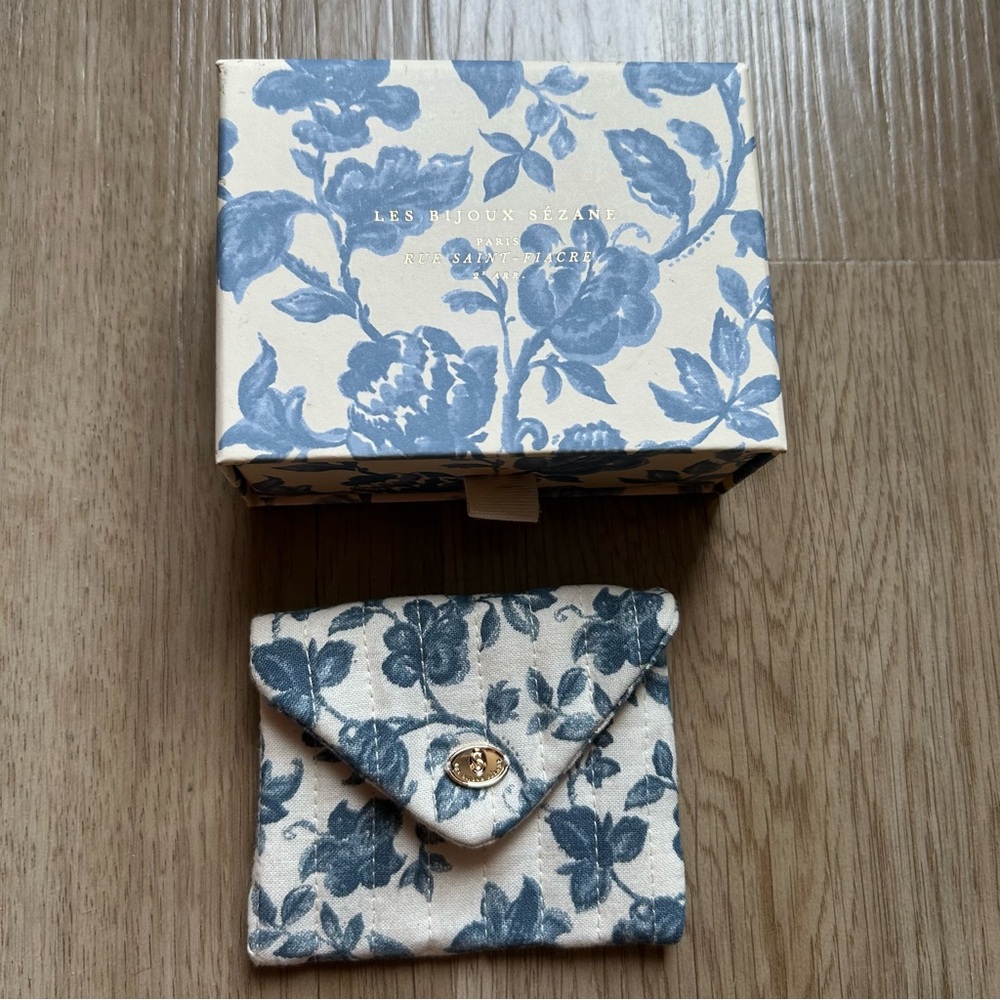 🇫🇷 Sézane Floral Quilted Pouch & Box